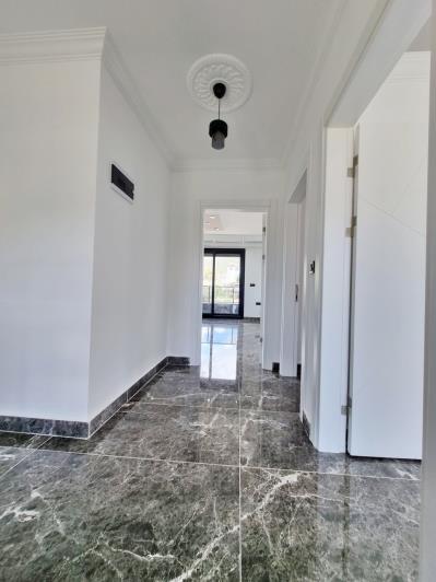 Image No.15-4 Bed Villa / Detached for sale