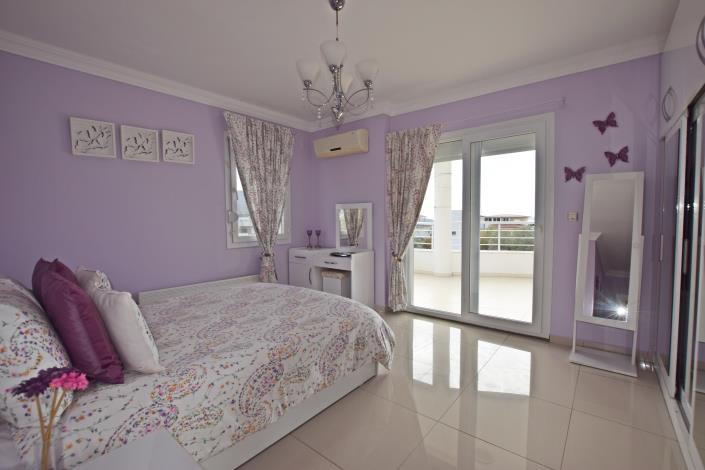 Image No.33-6 Bed Villa / Detached for sale