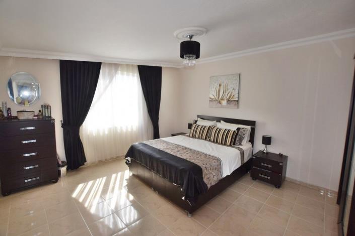 Image No.32-4 Bed Duplex for sale