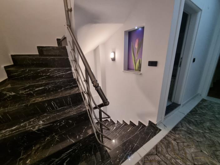 Image No.25-3 Bed Semi-Detached for sale