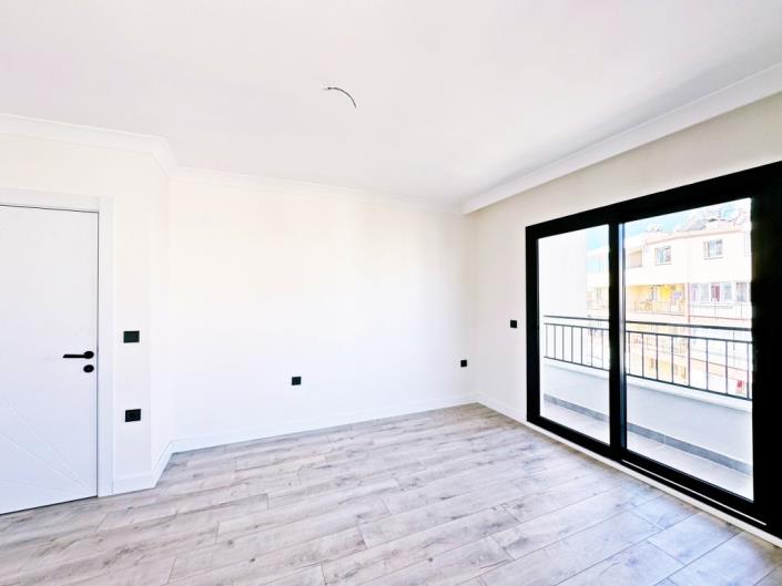 Image No.13-3 Bed Duplex for sale