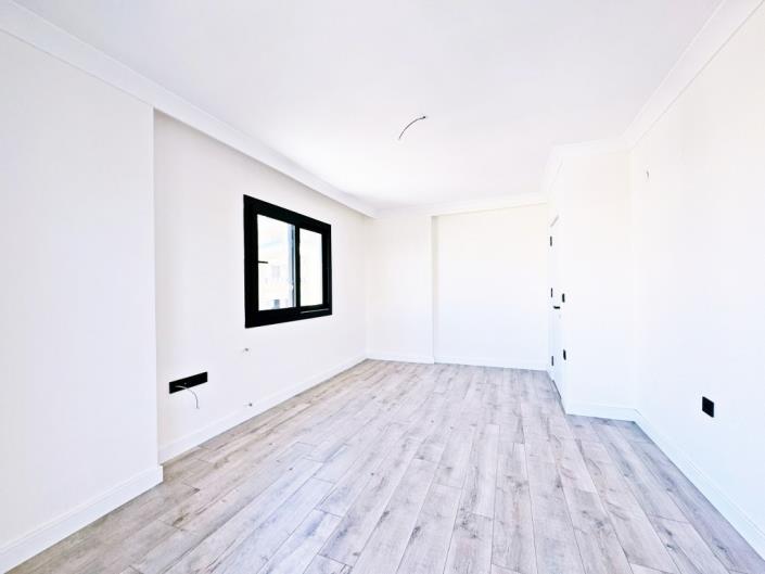 Image No.24-3 Bed Duplex for sale