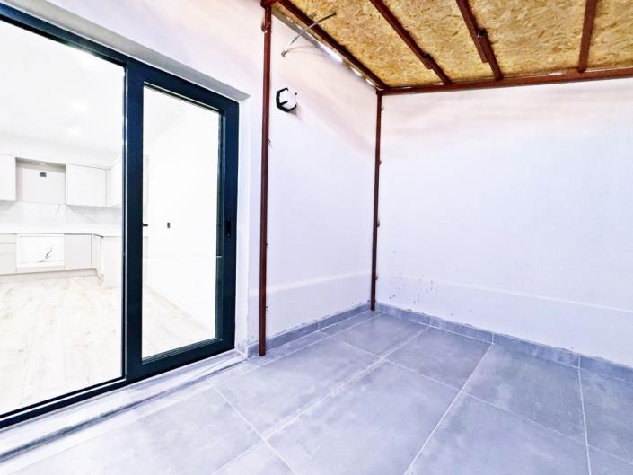 Image No.10-3 Bed Duplex for sale