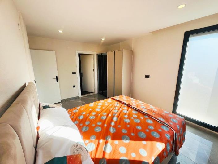 Image No.14-5 Bed Villa / Detached for sale