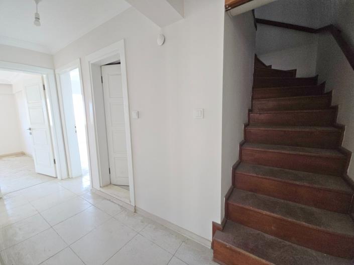 Image No.5-4 Bed Duplex for sale