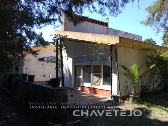 Image No.1-5 Bed House for sale