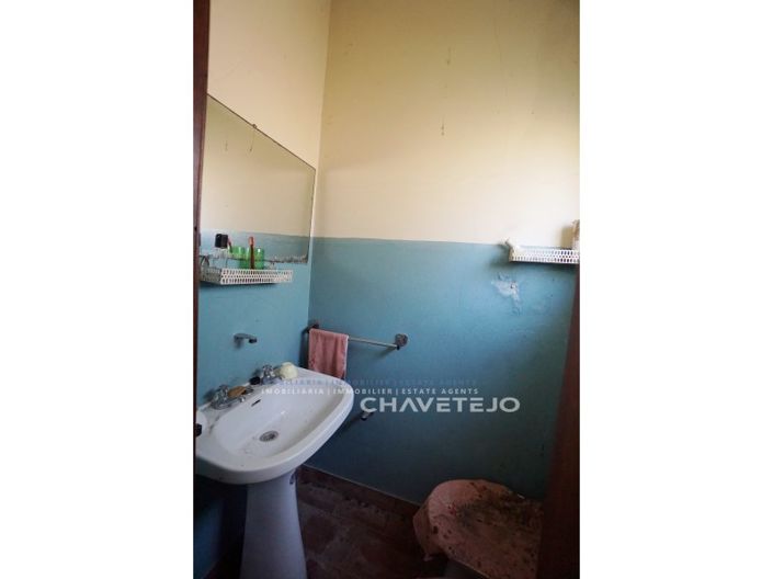 Image No.12-2 Bed Farmhouse for sale