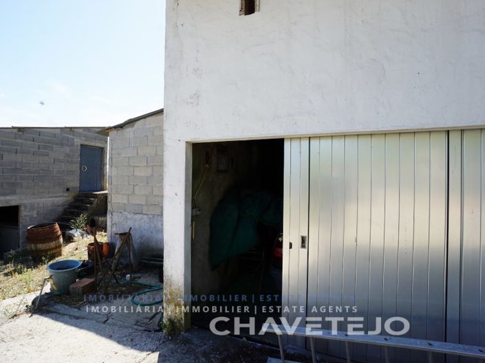 Image No.19-2 Bed Farmhouse for sale