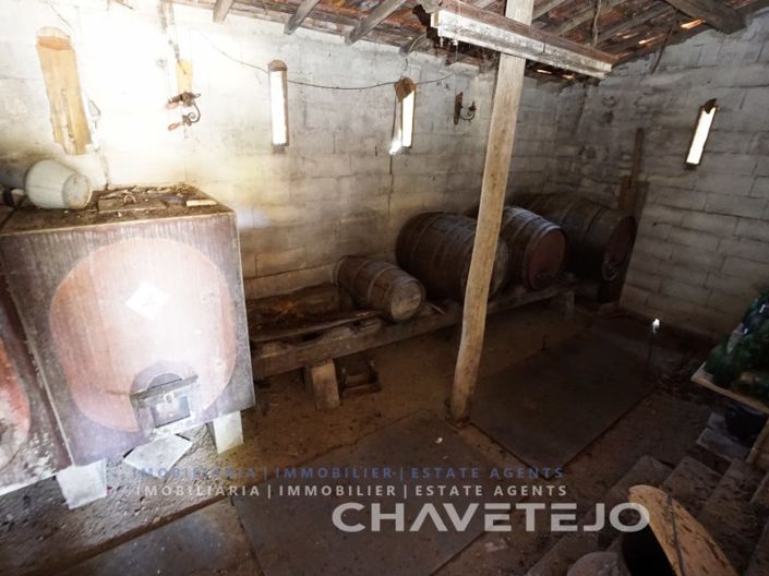 Image No.26-2 Bed Farmhouse for sale