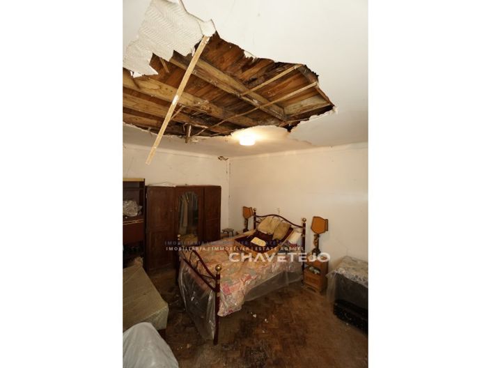 Image No.33-2 Bed Farmhouse for sale