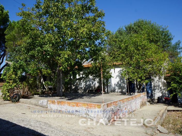 Image No.39-2 Bed Farmhouse for sale