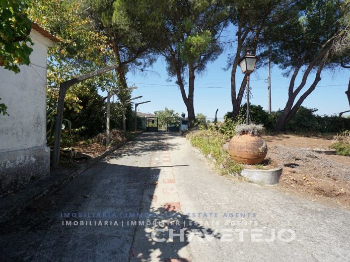 Image No.49-2 Bed Farmhouse for sale