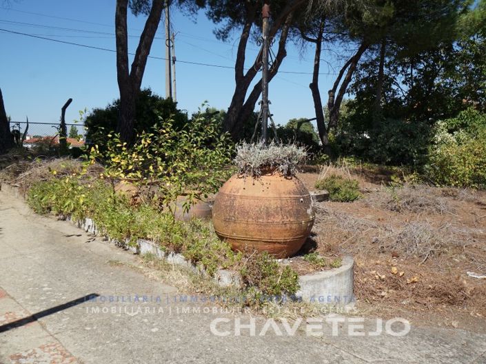 Image No.51-2 Bed Farmhouse for sale