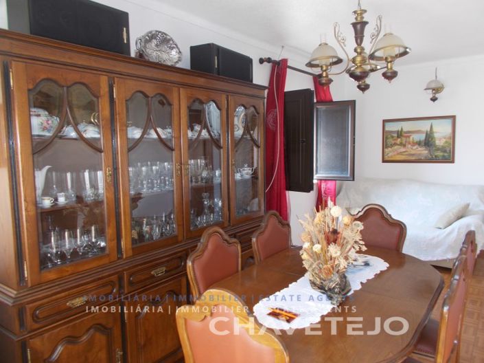 Image No.6-2 Bed House for sale