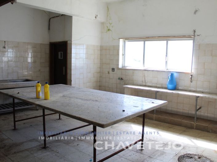 Image No.26-3 Bed Commercial for sale