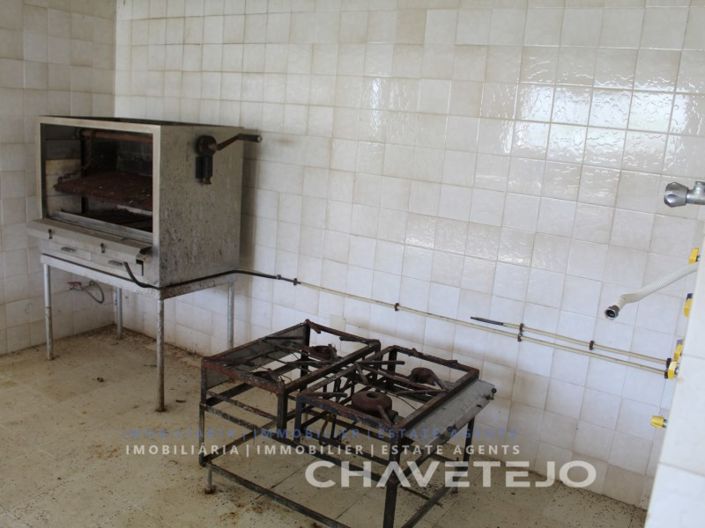 Image No.31-3 Bed Commercial for sale