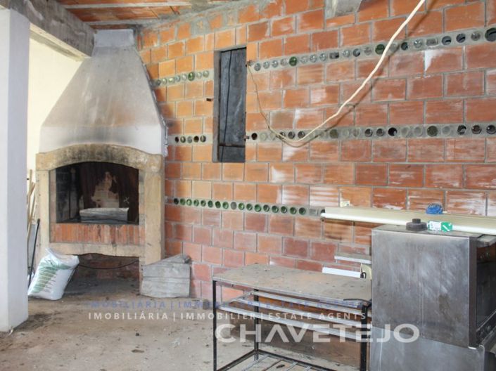 Image No.34-3 Bed Commercial for sale