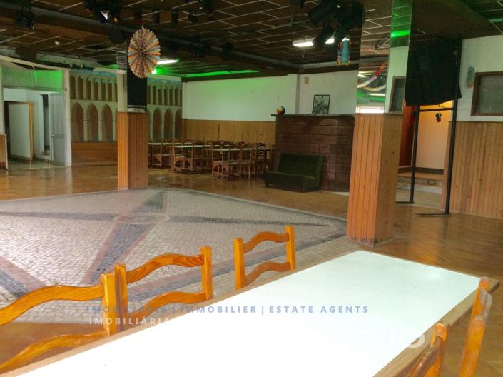 Image No.5-3 Bed Commercial for sale