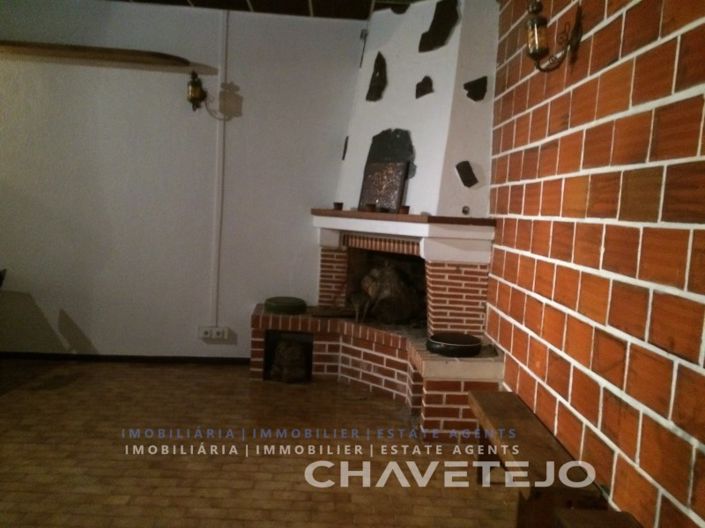 Image No.6-3 Bed Commercial for sale