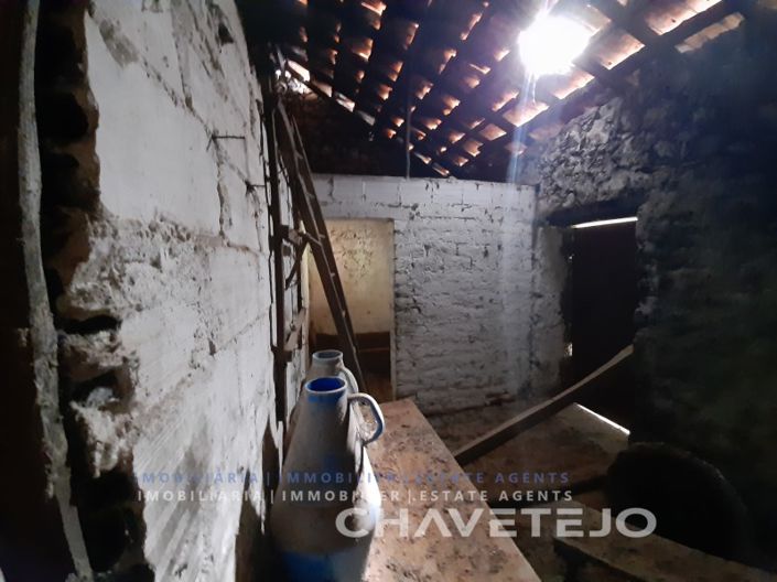 Image No.8-3 Bed House for sale