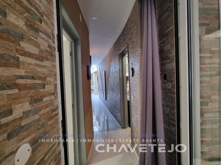 Image No.15-3 Bed House for sale