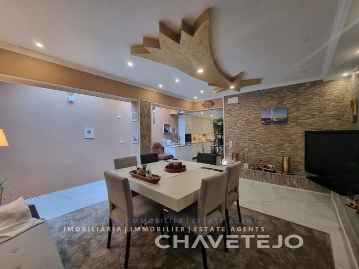 Image No.17-3 Bed House for sale