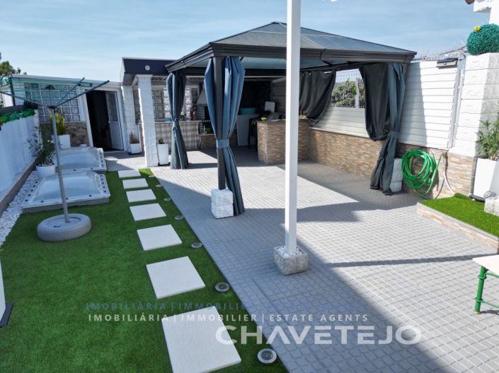 Image No.2-3 Bed House for sale