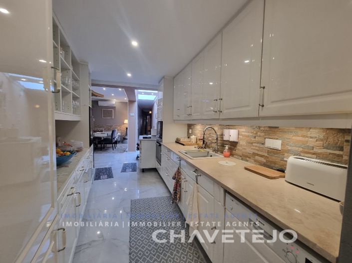 Image No.26-3 Bed House for sale