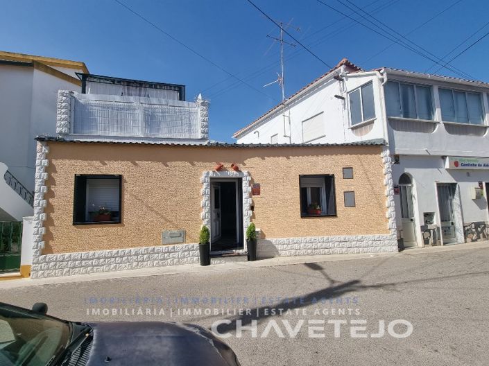 Image No.3-3 Bed House for sale