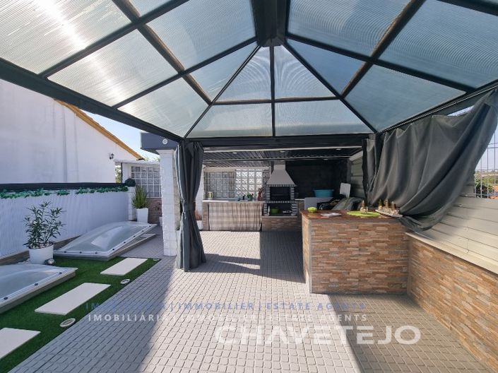 Image No.41-3 Bed House for sale