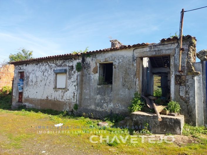 Image No.1-4 Bed House for sale