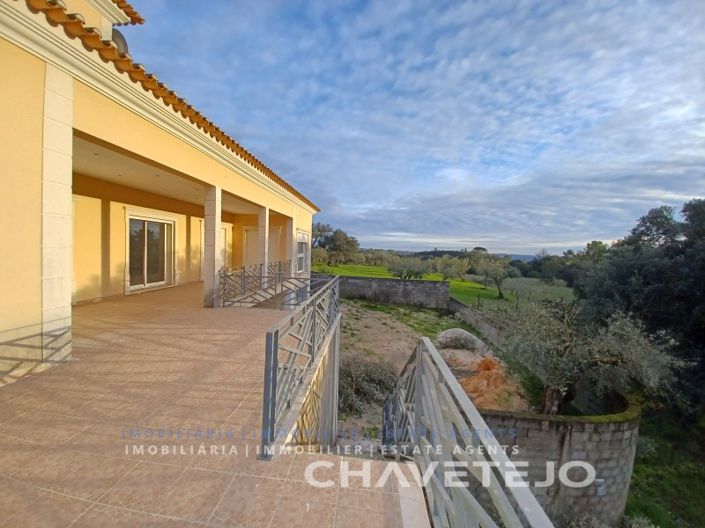 Image No.18-3 Bed House for sale