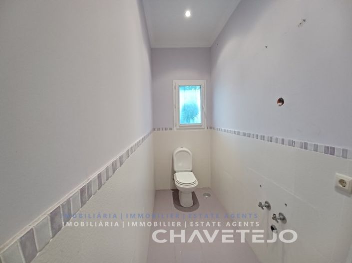 Image No.19-3 Bed House for sale