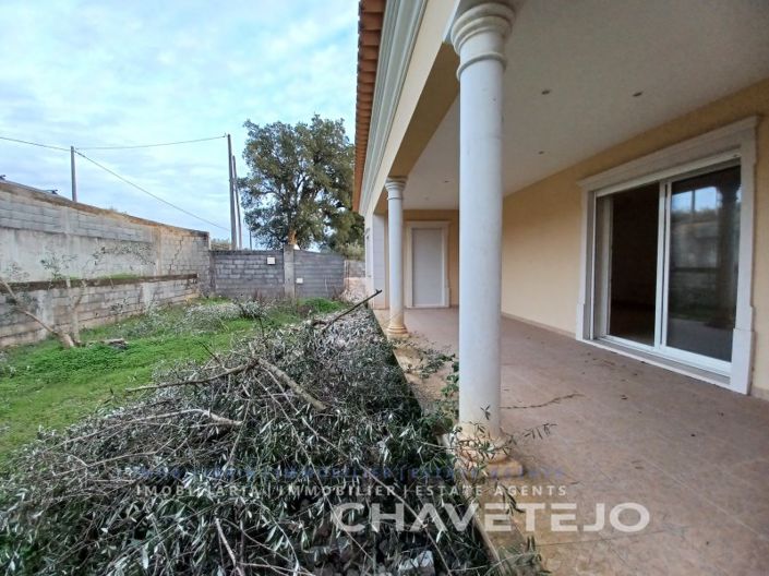 Image No.21-3 Bed House for sale