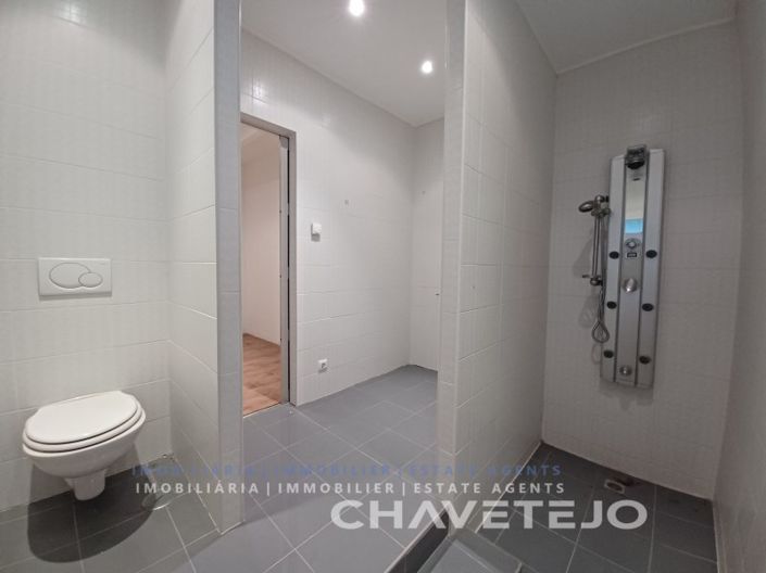 Image No.24-3 Bed House for sale