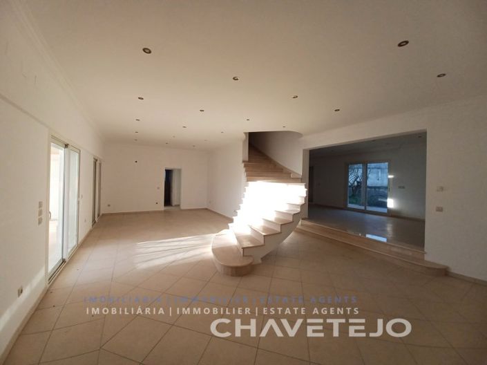 Image No.25-3 Bed House for sale