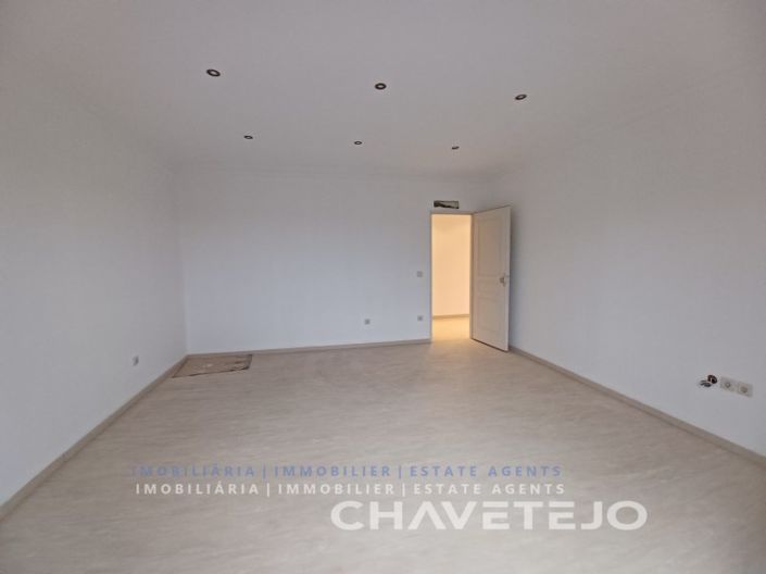 Image No.38-3 Bed House for sale