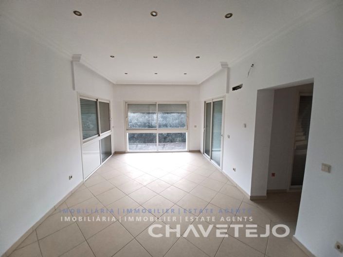 Image No.8-3 Bed House for sale