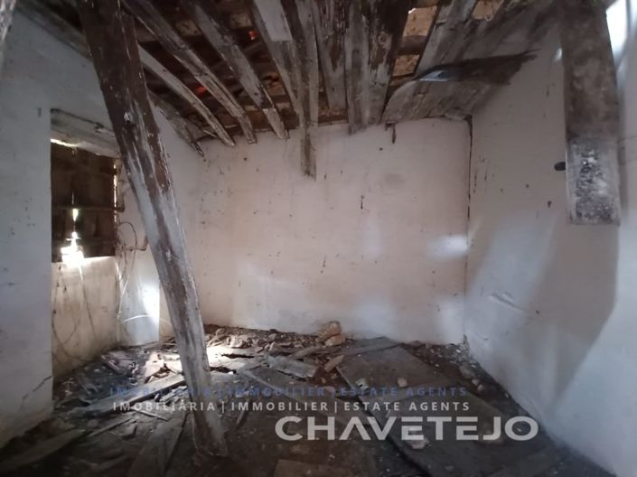 Image No.12-2 Bed House for sale