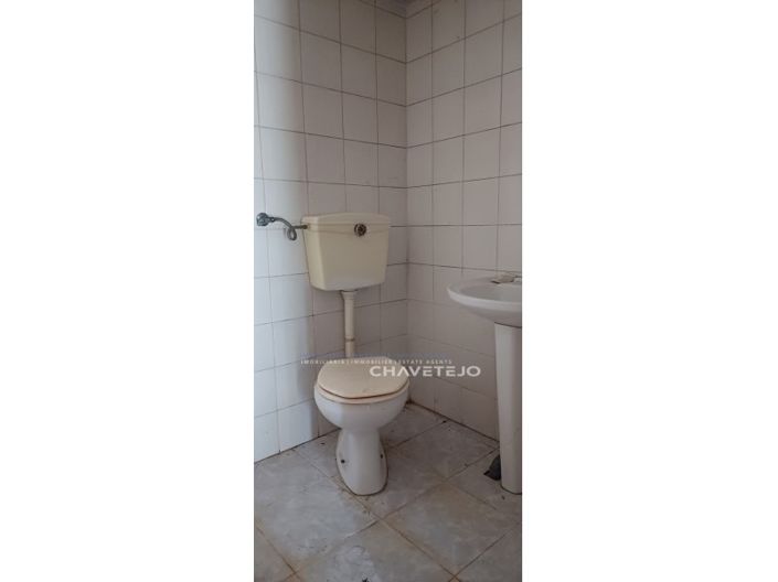 Image No.12-4 Bed House for sale