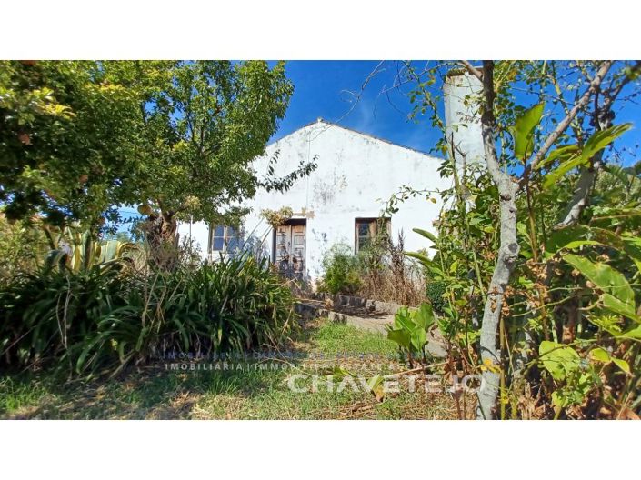 Image No.1-4 Bed House for sale