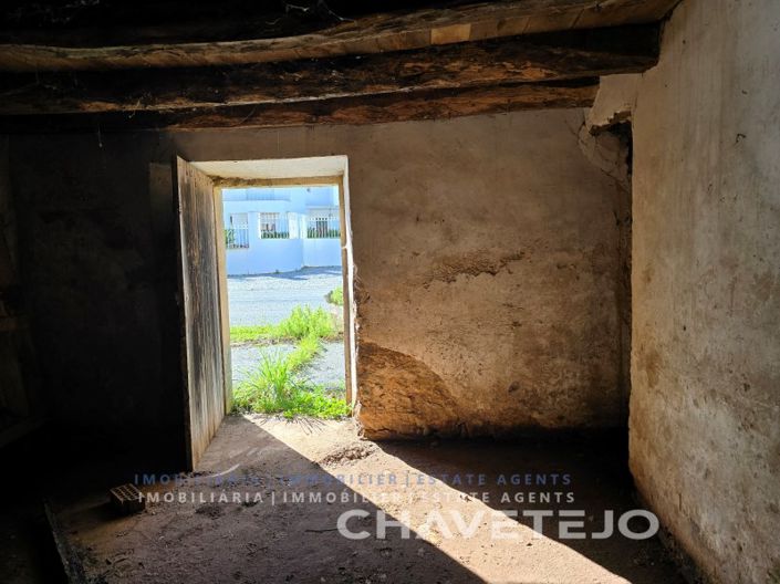 Image No.25-4 Bed House for sale