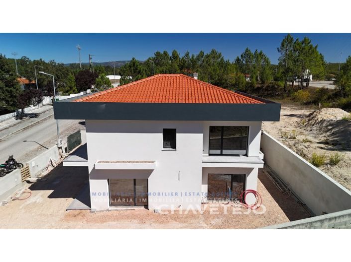 Image No.15-4 Bed House for sale