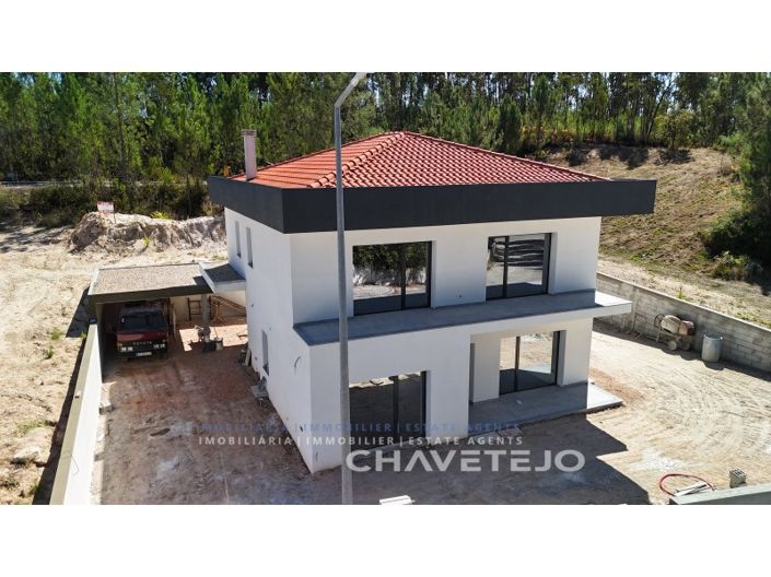 Image No.2-4 Bed House for sale