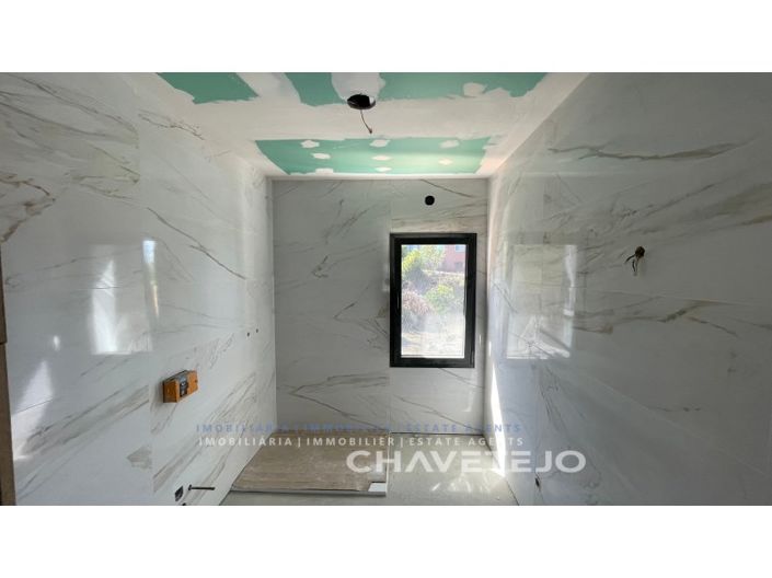 Image No.6-4 Bed House for sale