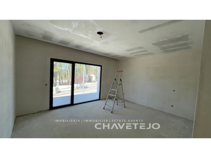 Image No.9-4 Bed House for sale