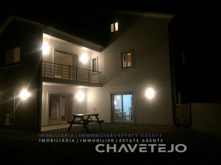 Image No.32-6 Bed House for sale