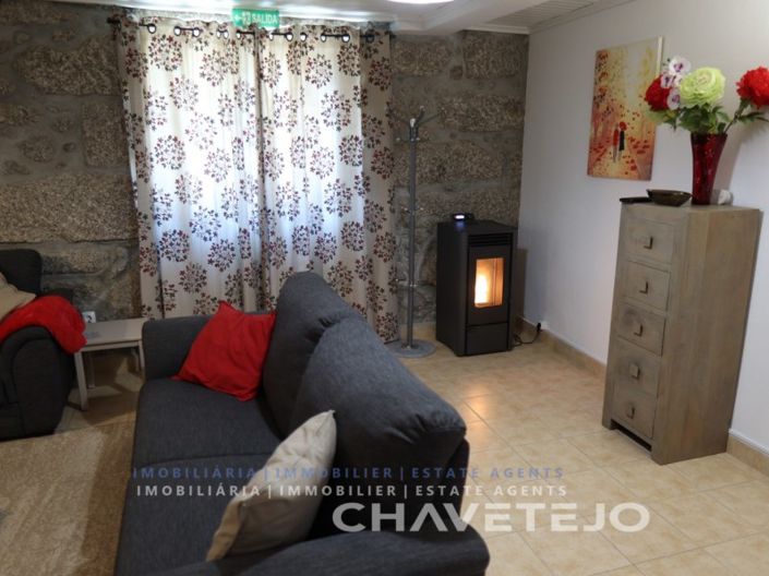 Image No.12-5 Bed House for sale