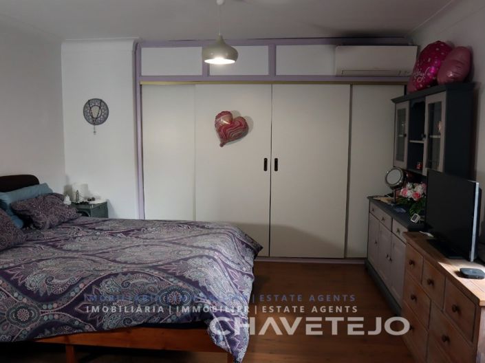 Image No.54-5 Bed House for sale