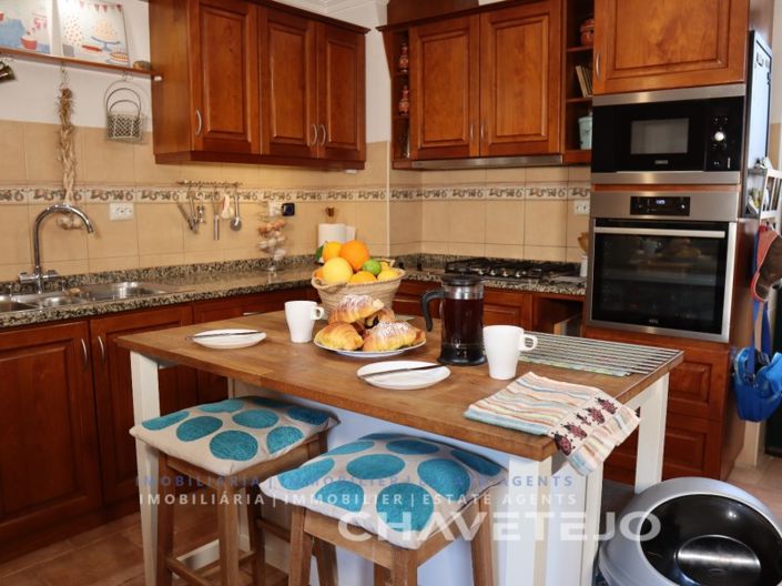 Image No.60-5 Bed House for sale